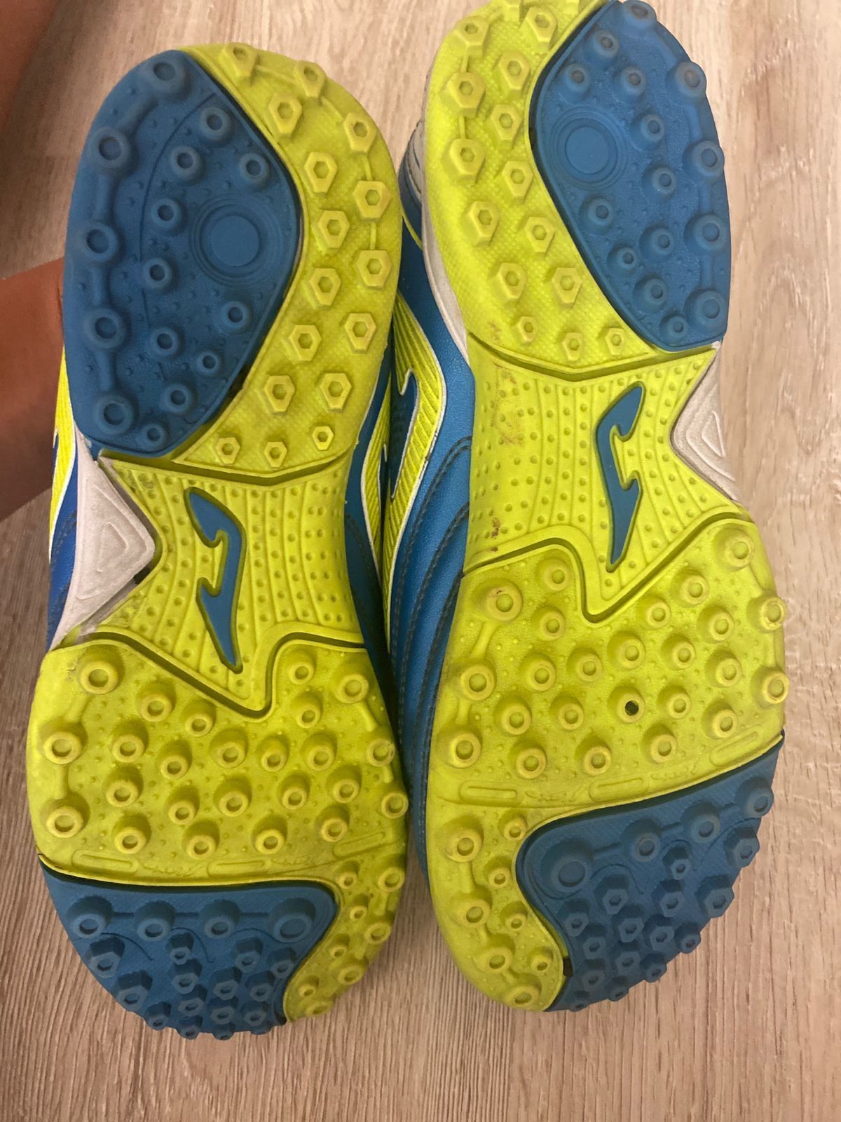 Продам сороконожки Joma Toledo