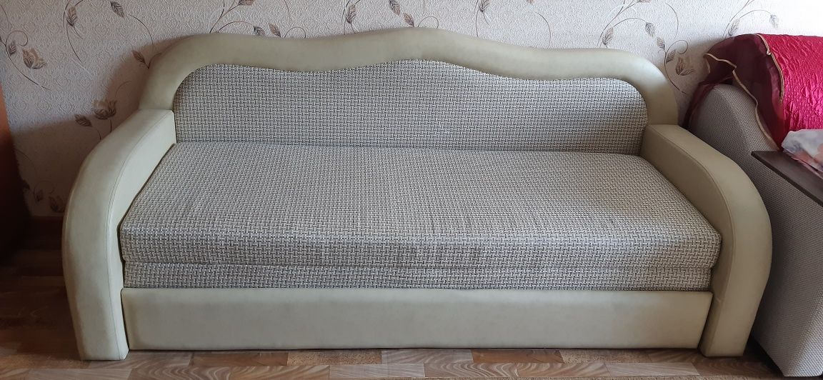 Продам  Диван   б/у  отличное  состояние