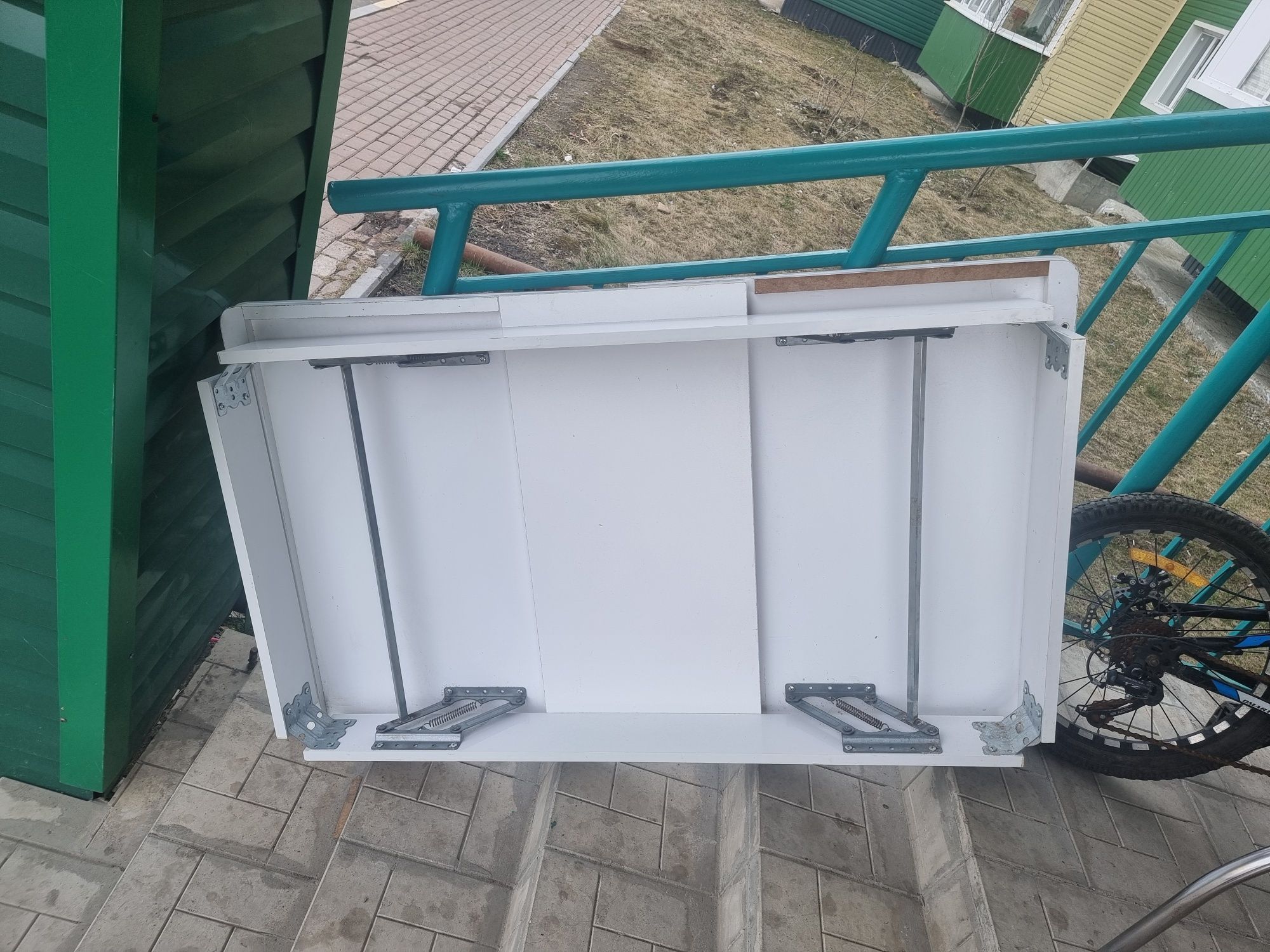Продам стол со стульями 6 шт