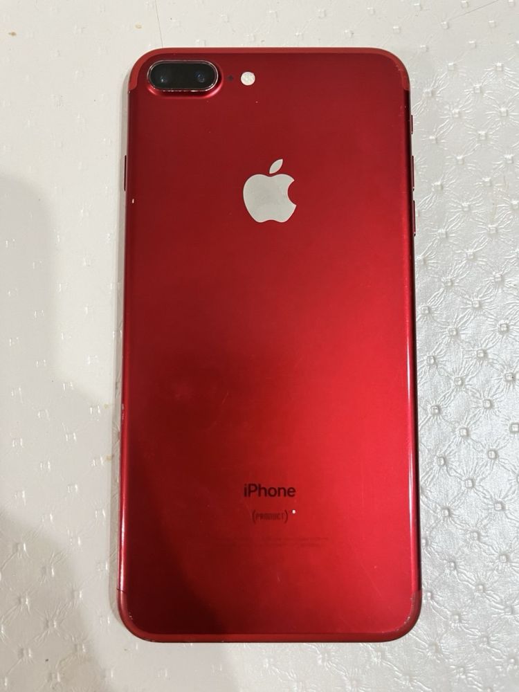 Продам Iphone 7+