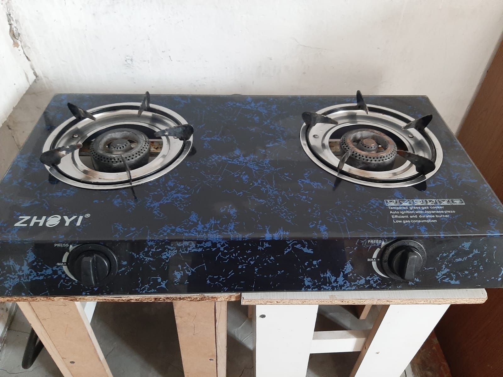 Продам газовую плиту