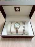 Женские наручные часы ANNE KLEIN