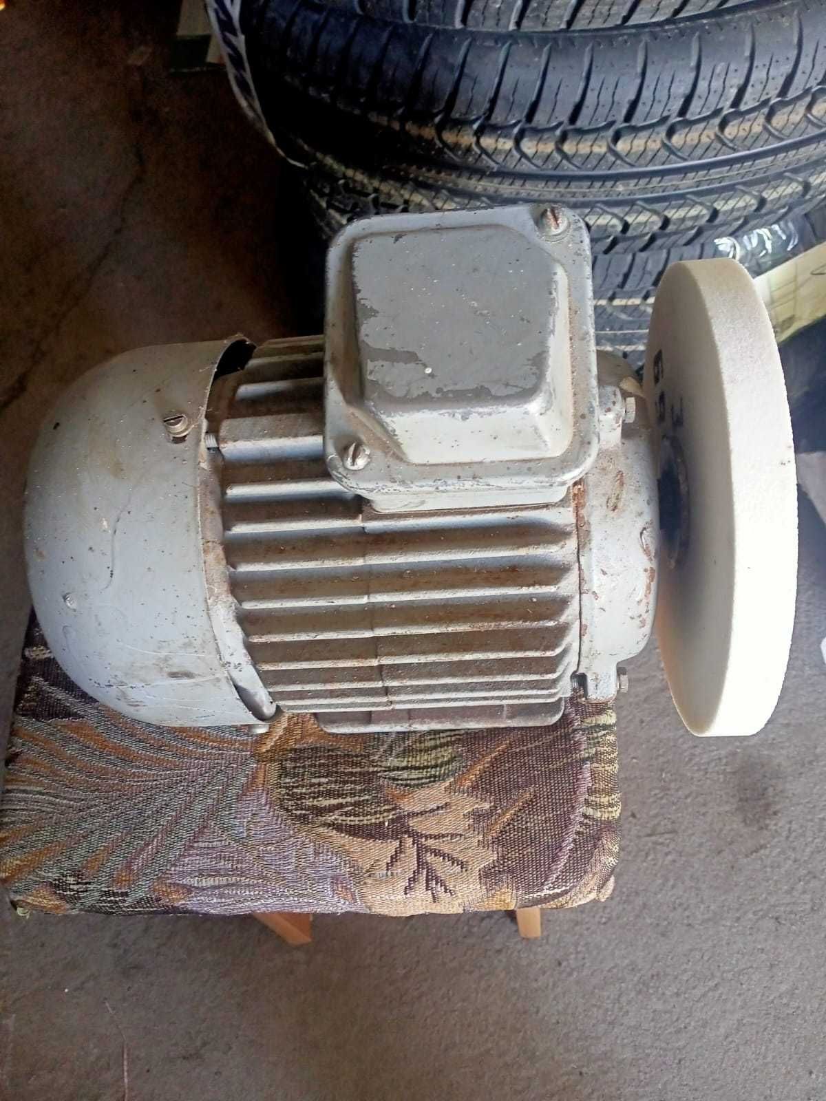 Продам наждак на 220*380 вольт