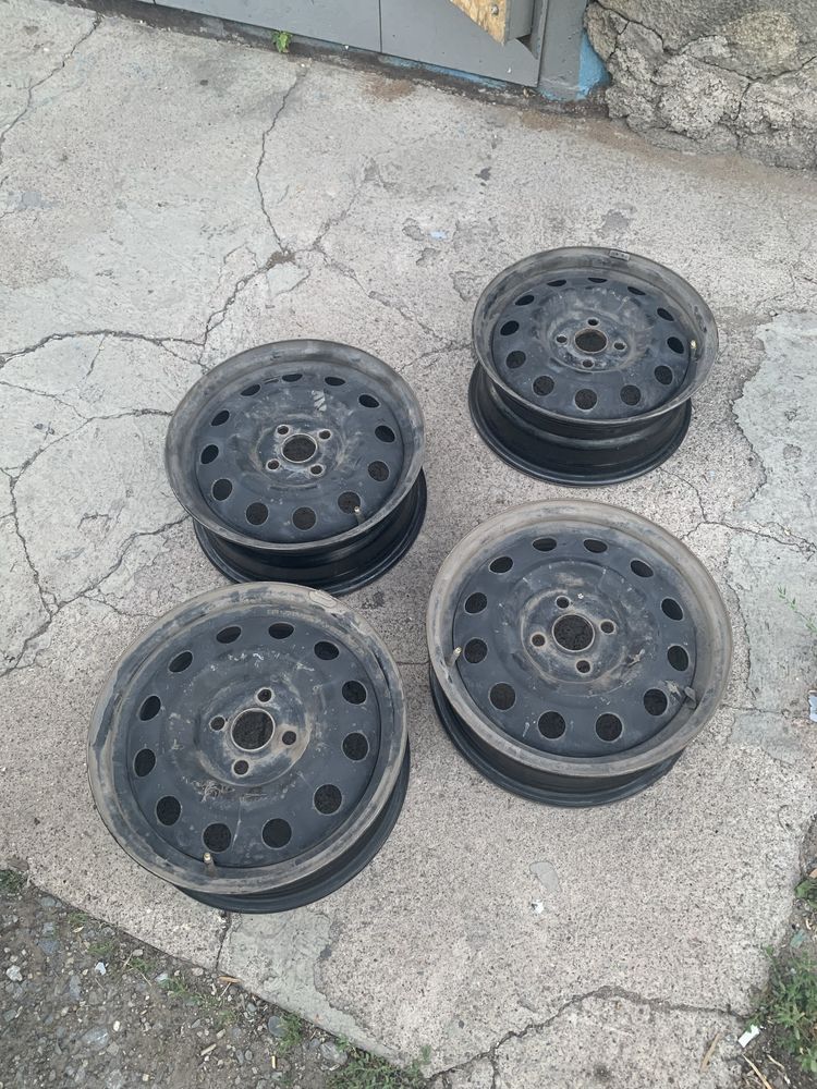 Диски R 15, в отличном состоянии, Hyundai