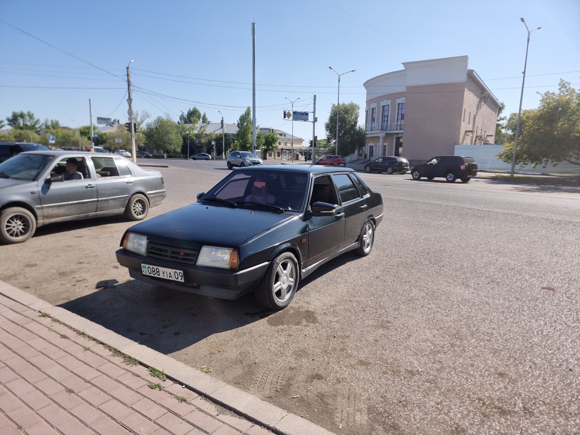 Продам ваз 20199 чёрную