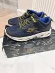 Кроссовки бренда Skechers со светящейся подошвой скечерс