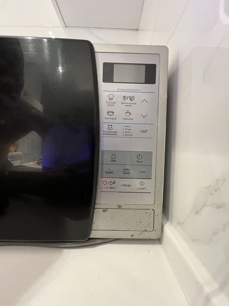 Продаётся б/у микроволновка Samsung в отличном состоянии