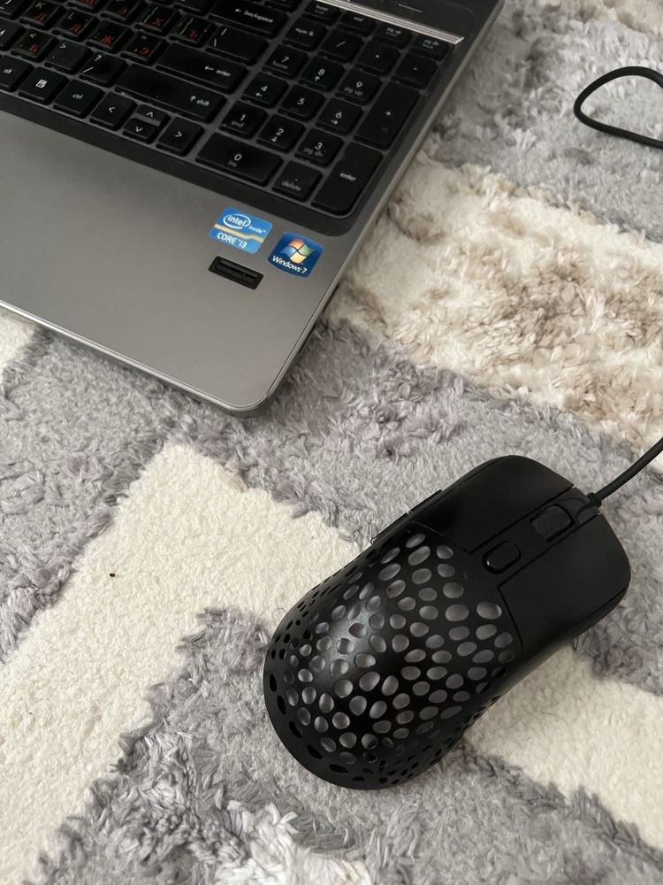 Ноутбук hp в хорошем состояний