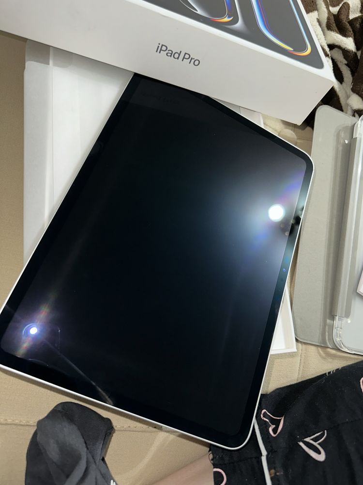 Ipad pro 2024 11 дюйм 8Гб/256 в серый