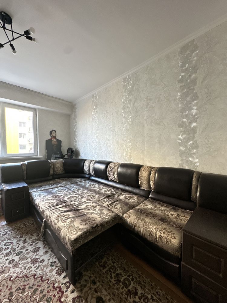 Продаю угловой диван