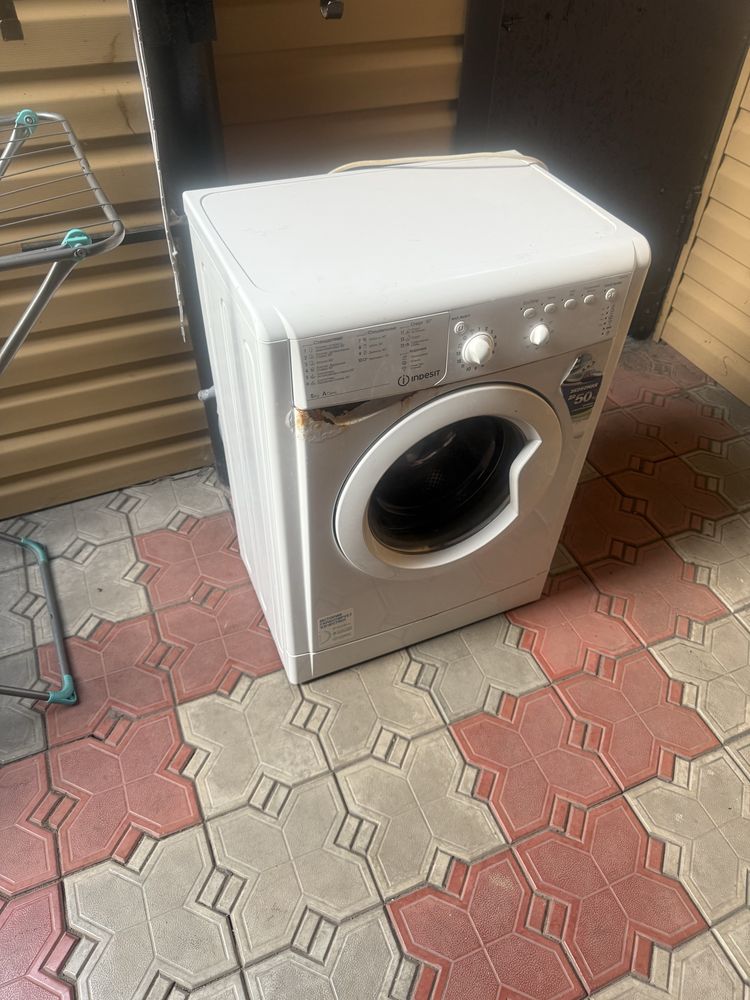 Продаю стиральную машину