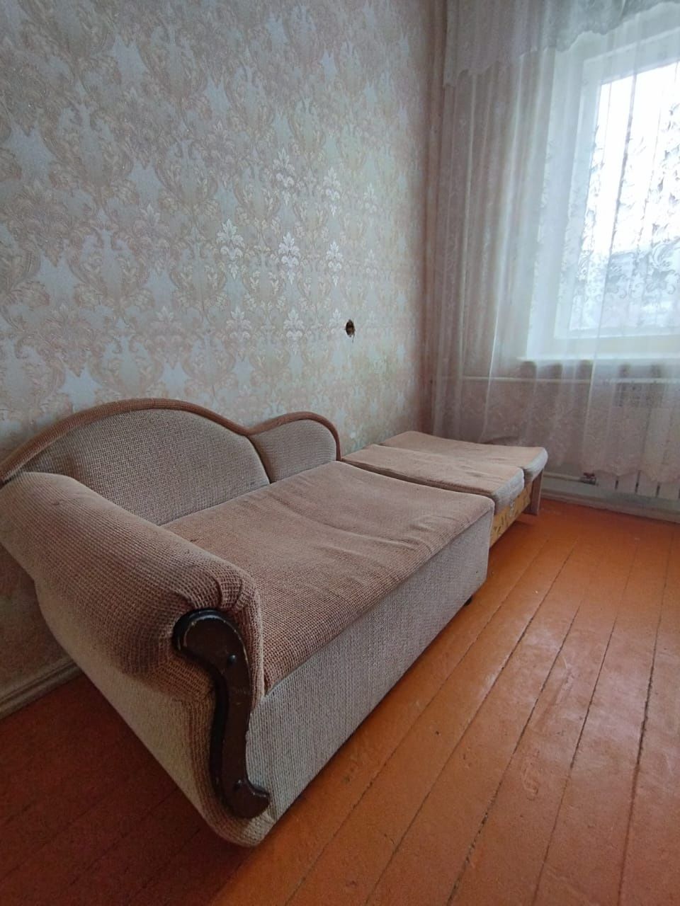 Продам 2 х комн квар. 1-38 3 этаж