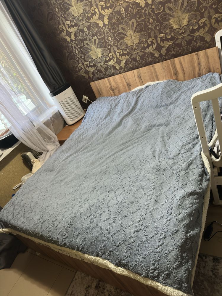 Срочно Продам кровать с матрасом