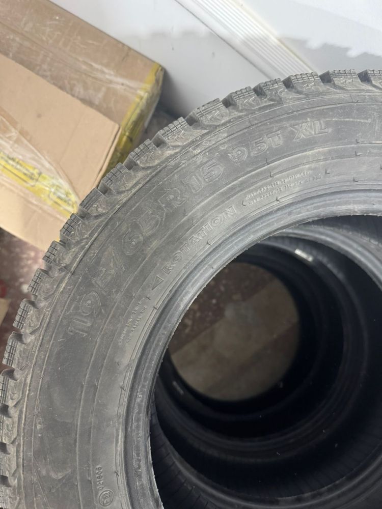 Продам Шины шипованные 195/65/R15