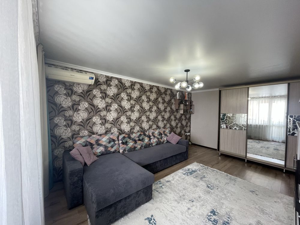 Продается 2х ком. каартира, р-н пл. Республики