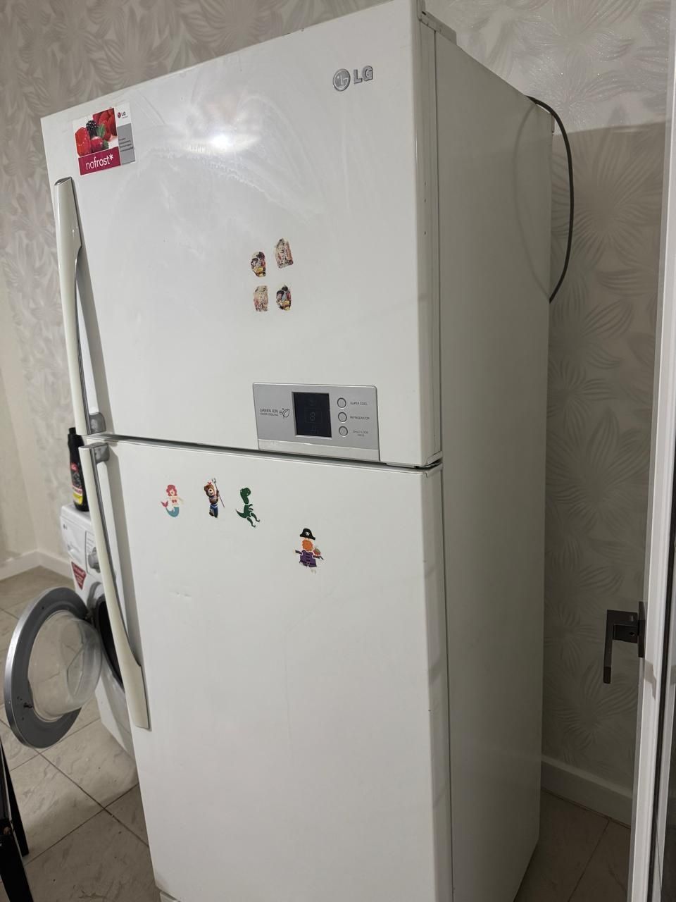 LG холодильник 60000