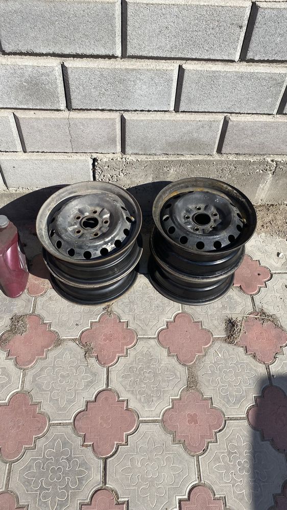 Диски на R14 тойота