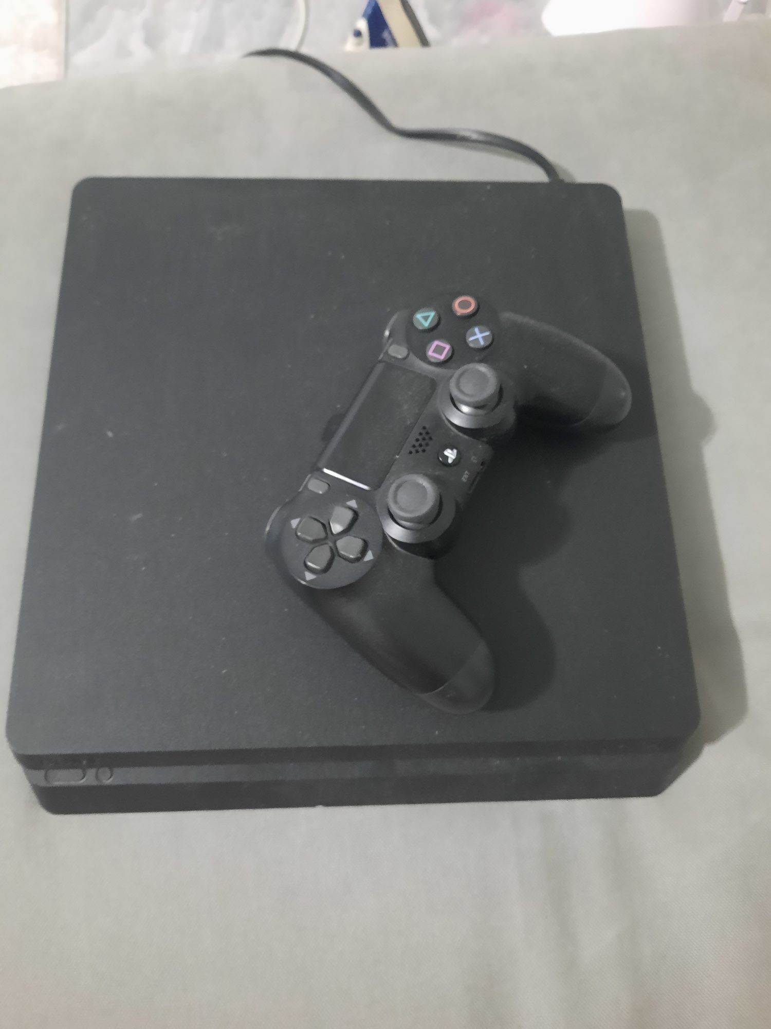 Игровая приставка ps4