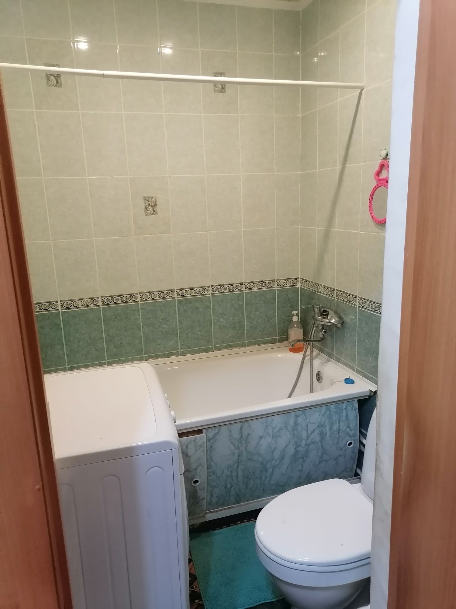 Продам 2х комн, квартиру, в центре, мебелирована, вся техника, ремонт.