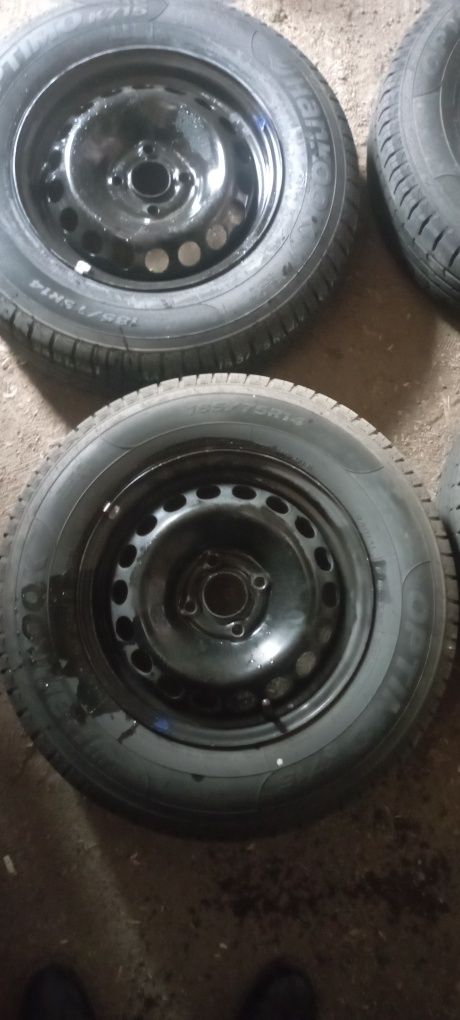 Срочно срочно!!!Продам комплект стояли на Шевроле кобальт 185/75R14