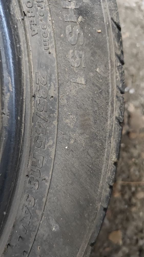 Продам летний комплект 235/45/R18 Kumho ecsta Hs5-