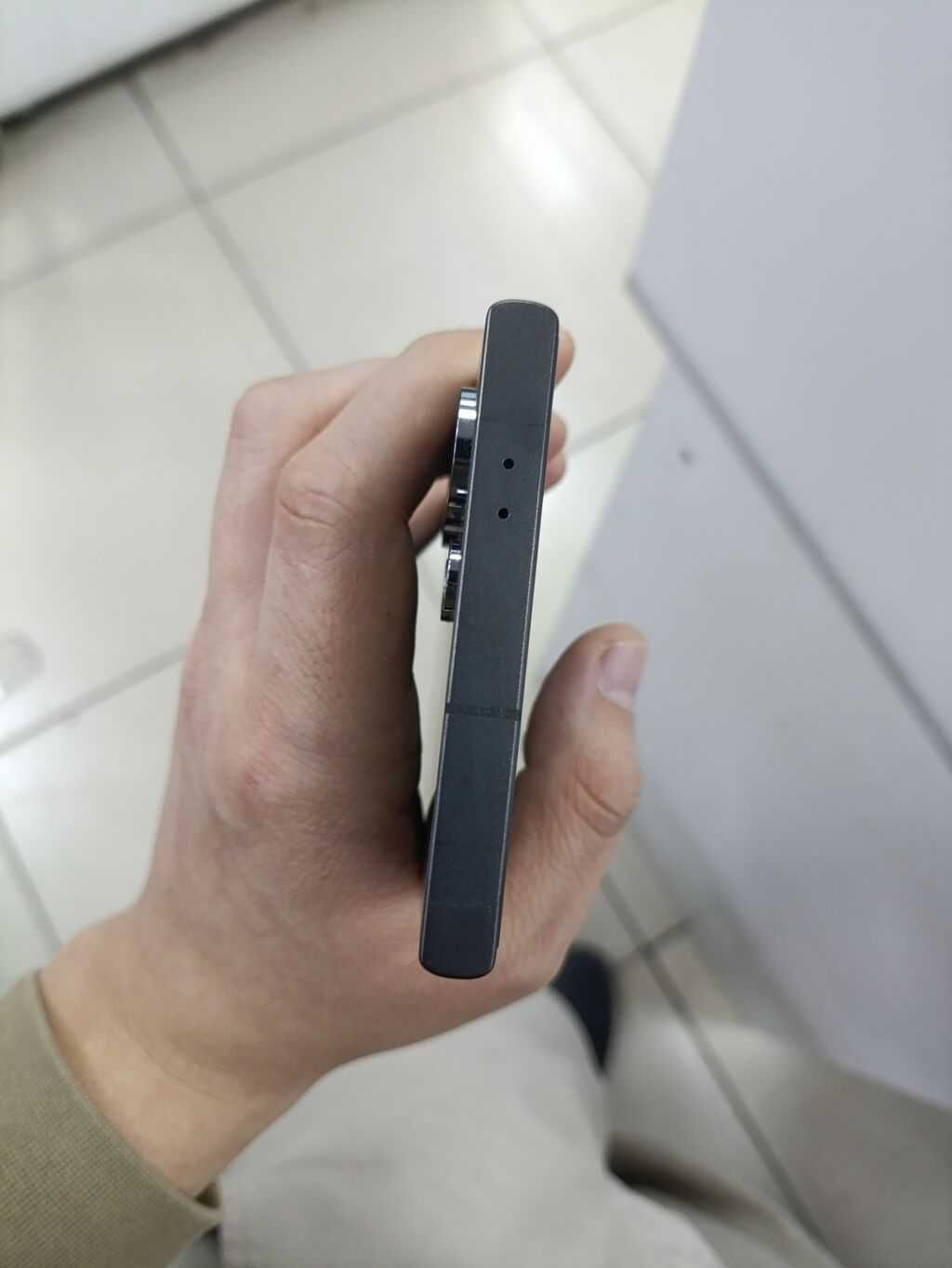 Обменяю Samsung S24 ultra на Iphone 15-16 pro max