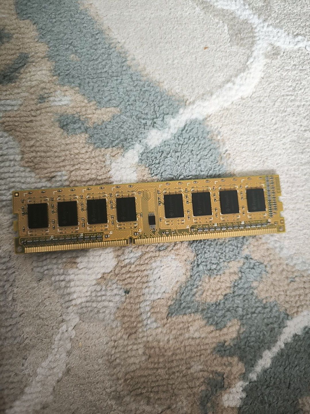 Оперативная память DDR3 2GB 1333MHz
