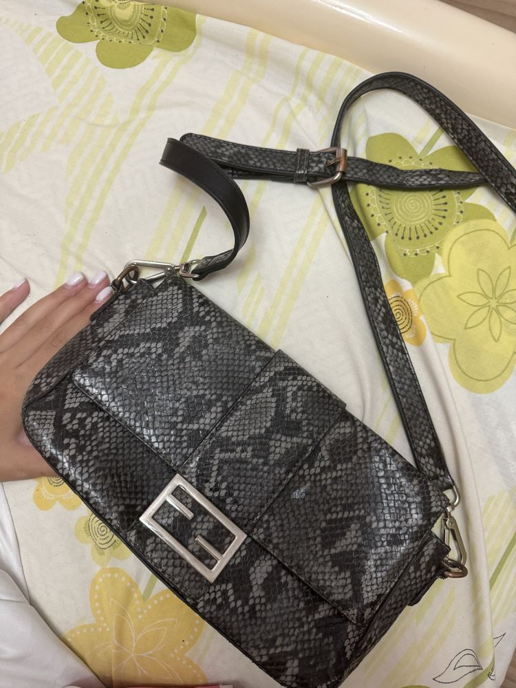 Сумка фенди fendi