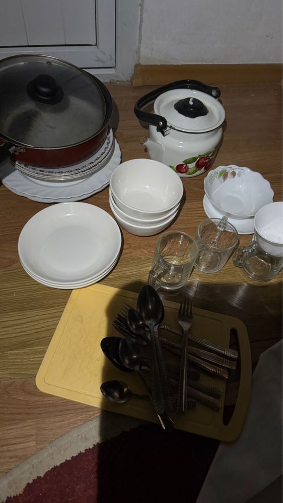 Ыдыс-аяқтар,көрпе,көпшік,жапқыш сатылады