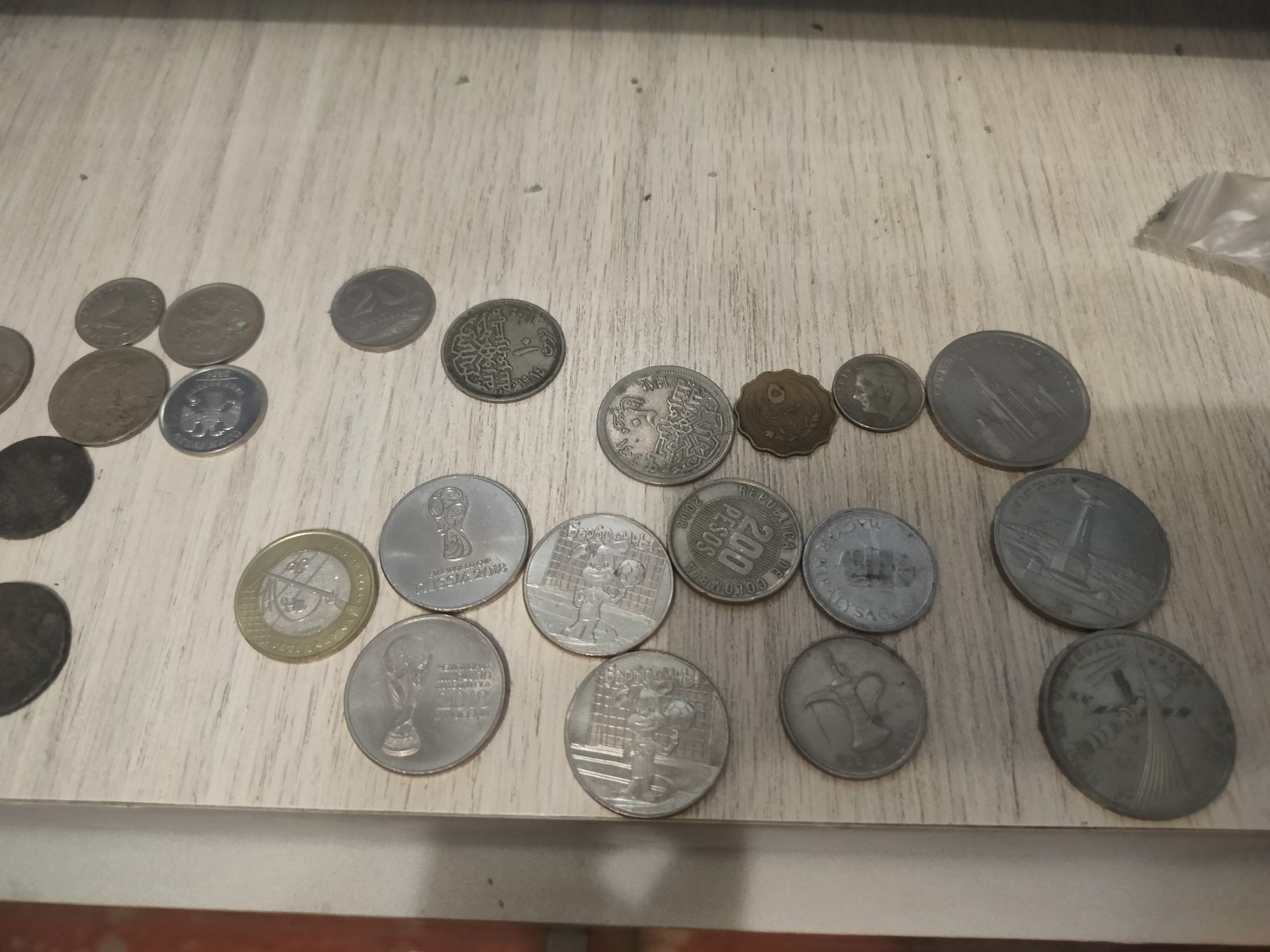 Продам монеты серебро и юбилейки