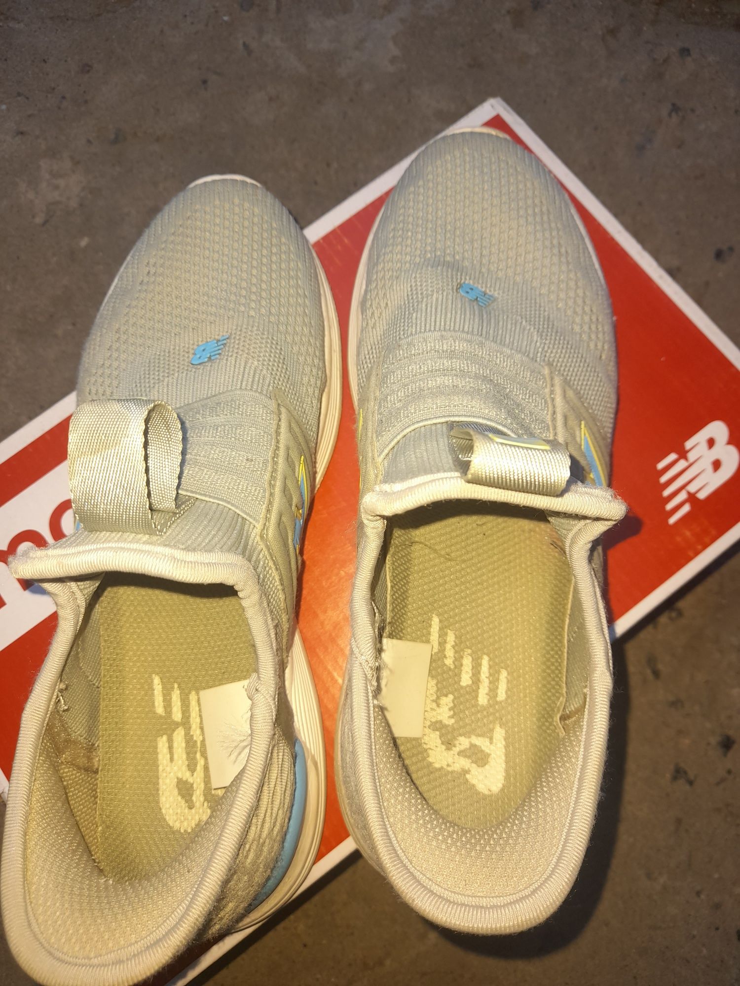 New balance левый38правый39 и туфли38