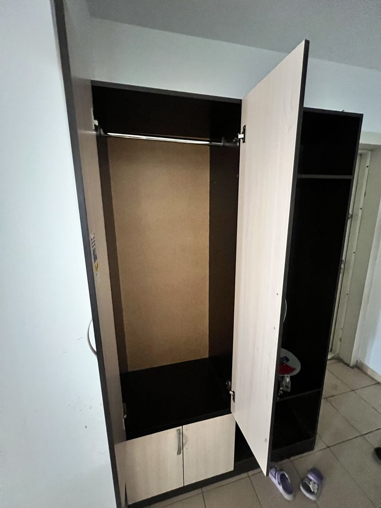Продам шкафы для кухни и прихожей