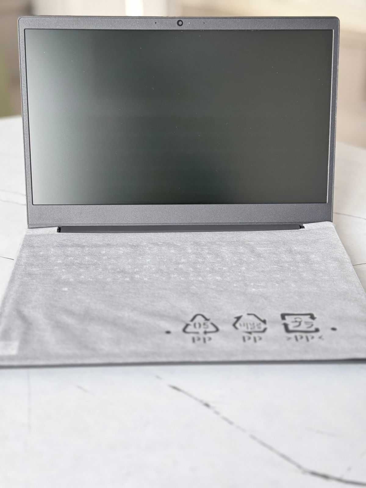 Ноутбук Lenovo V15-IIL