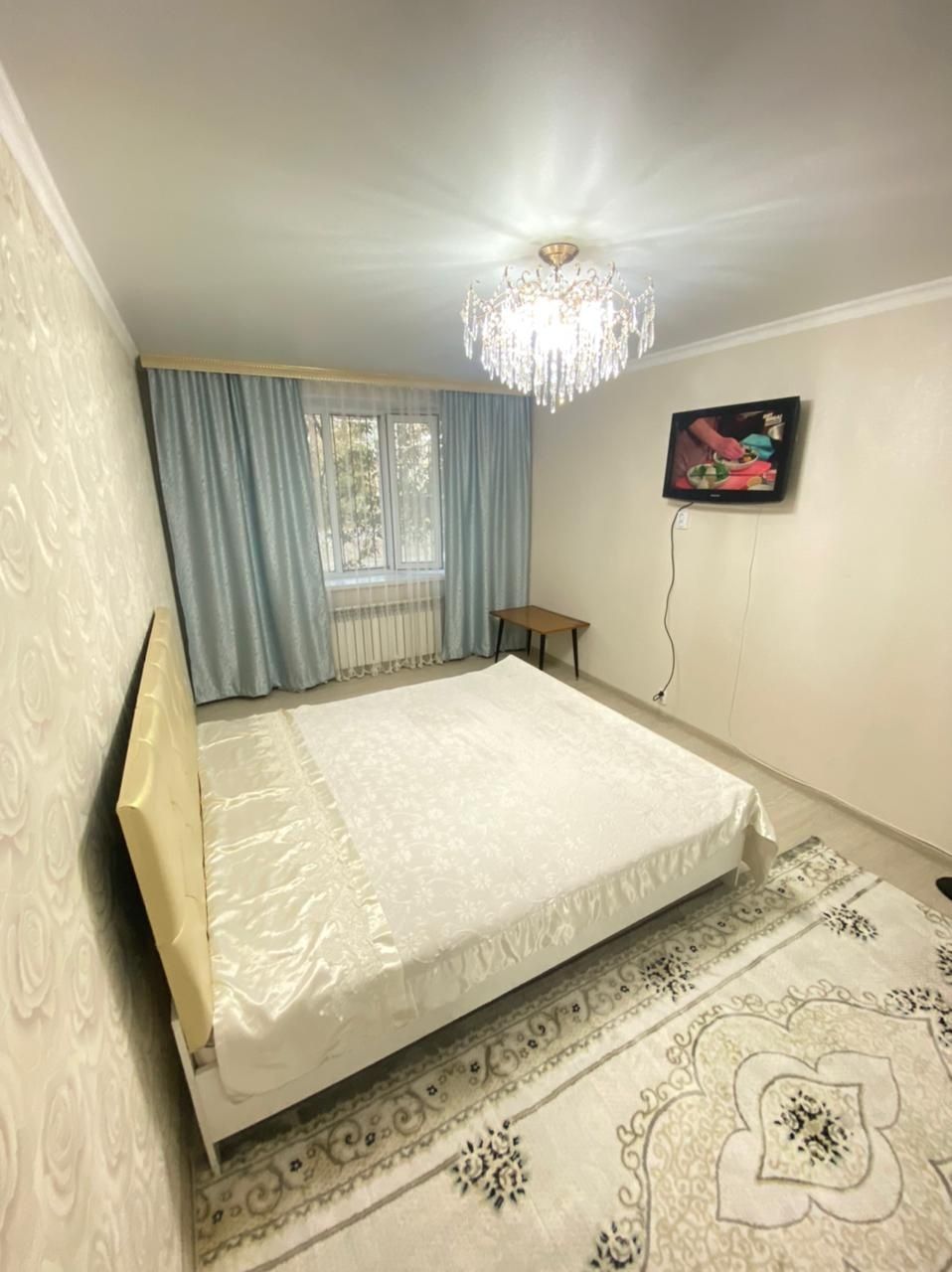 По часам днём 1500. Вечером 2000т
