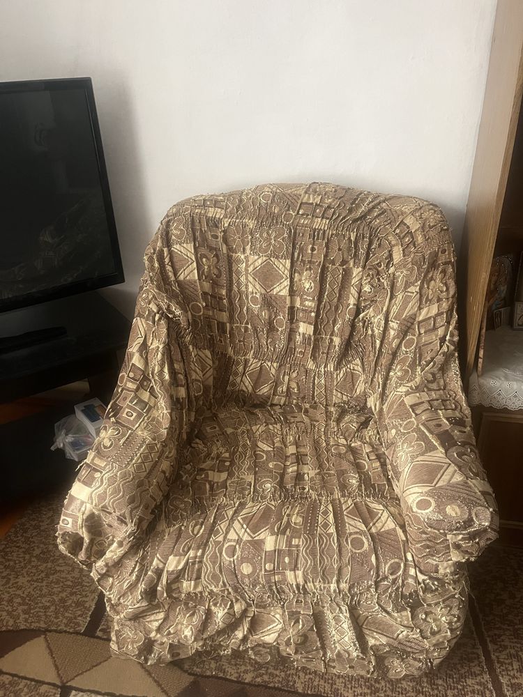 Продам диван и 4 кресла