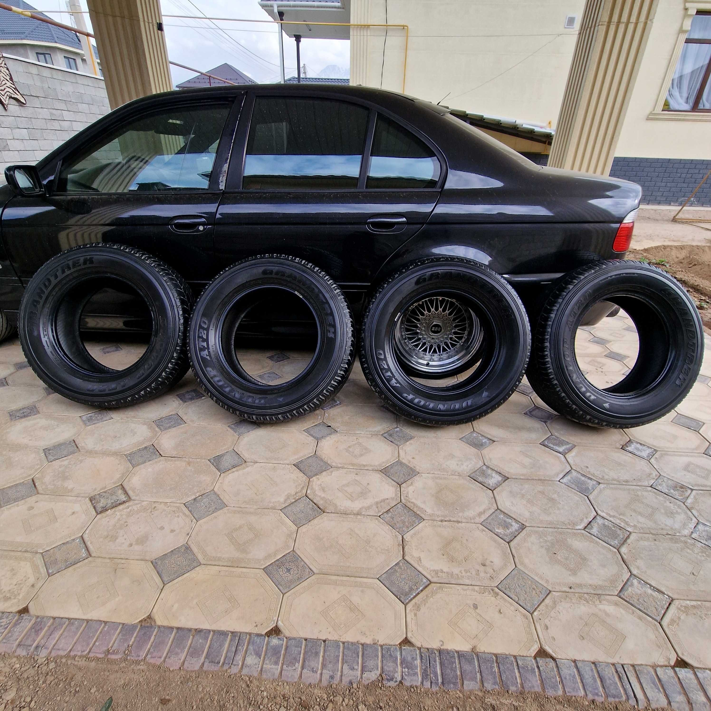 Продам летние шины состояние один сезон хватит 265,65,r17.