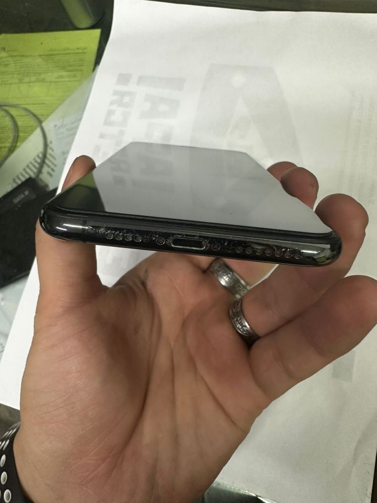 Продам Iphone XS Max 256 gb