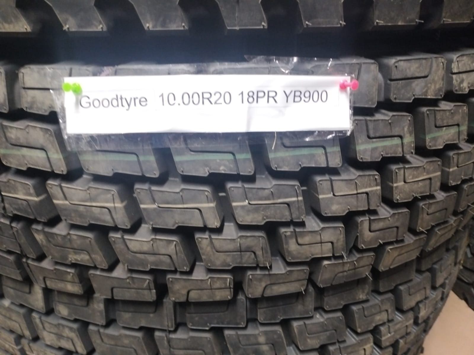 Продам шины новые на грузовую технику