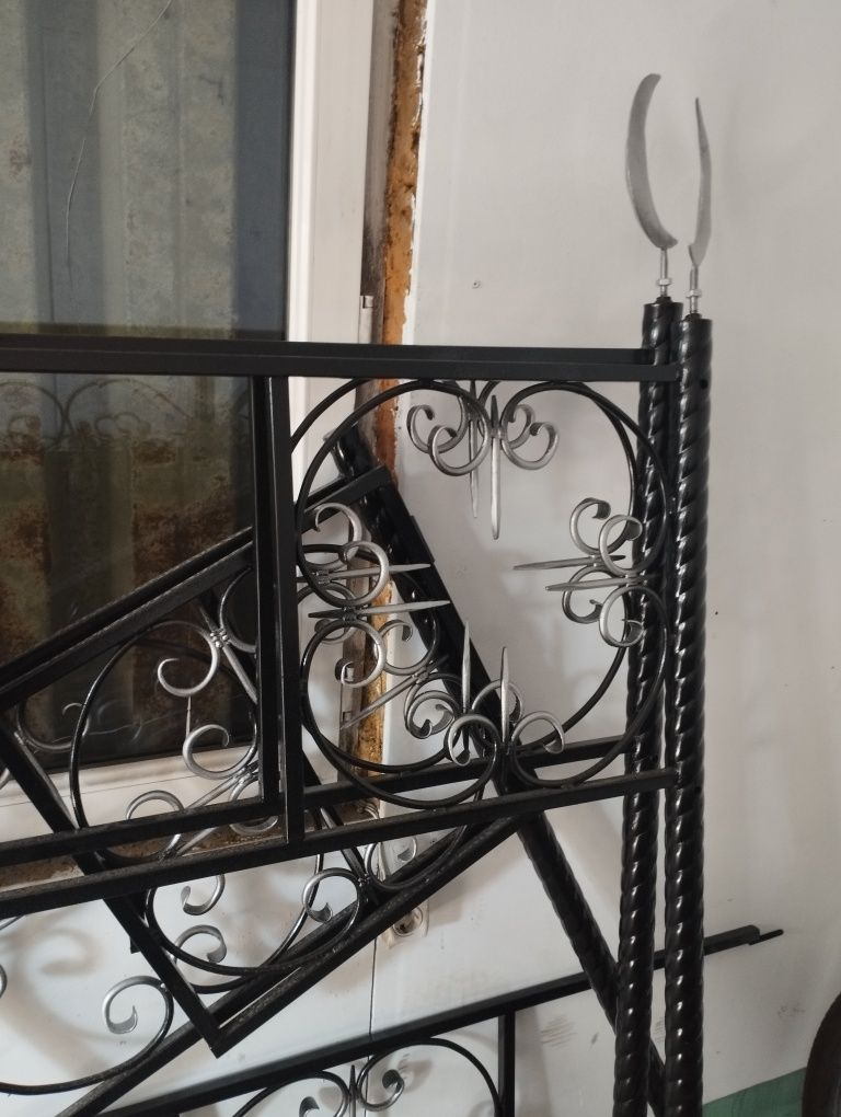 Мусульманские плиты, ограждения, памятники,полумесяцы