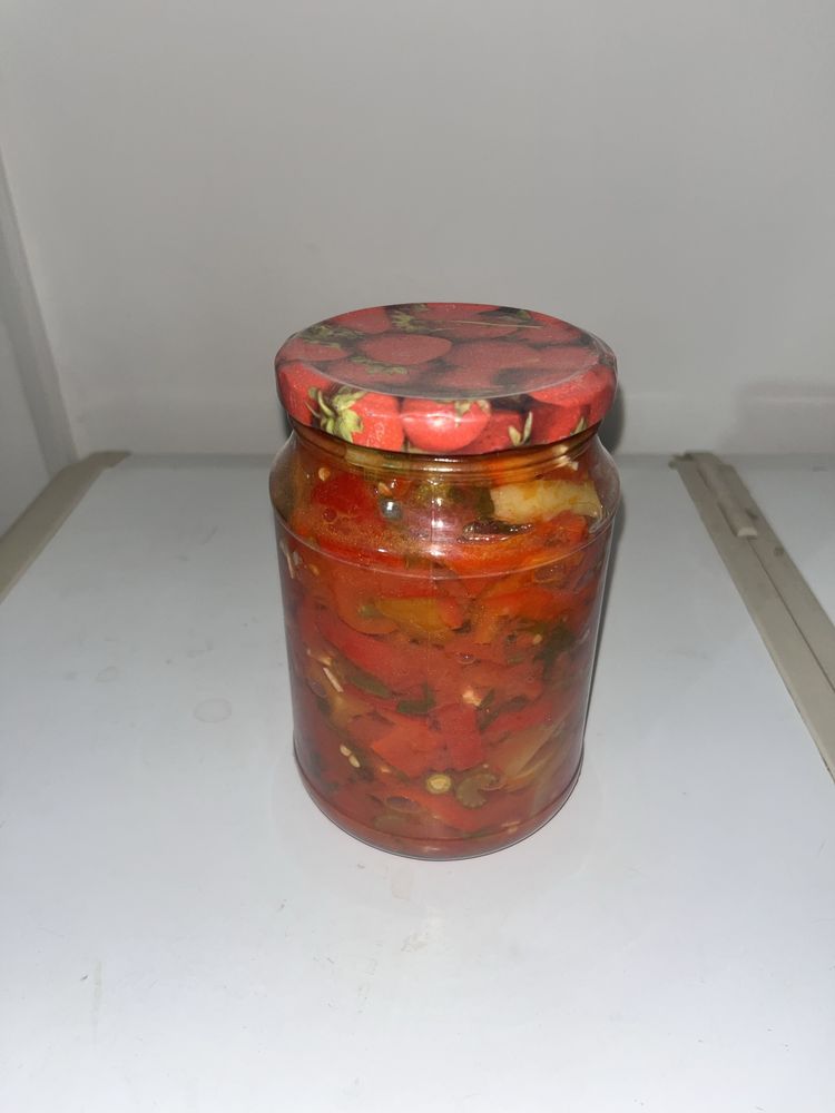 маринованные огурцы, салаты