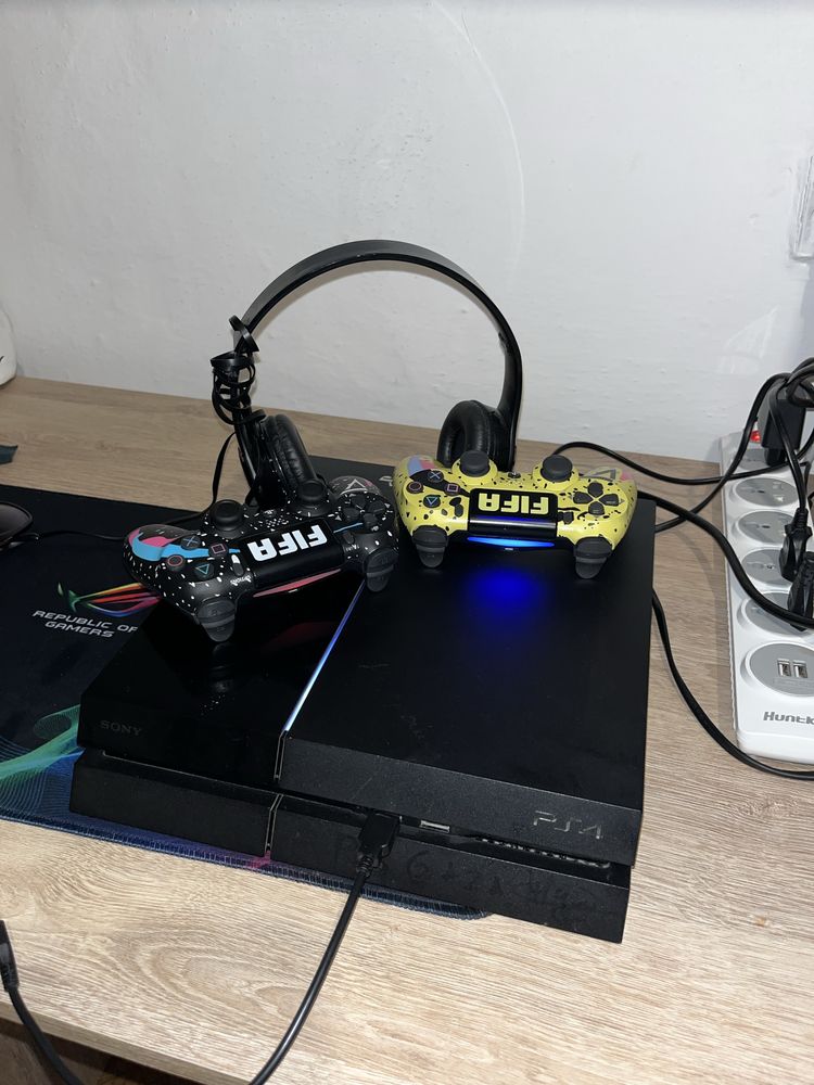 Продам пс 4 play station4 PS4