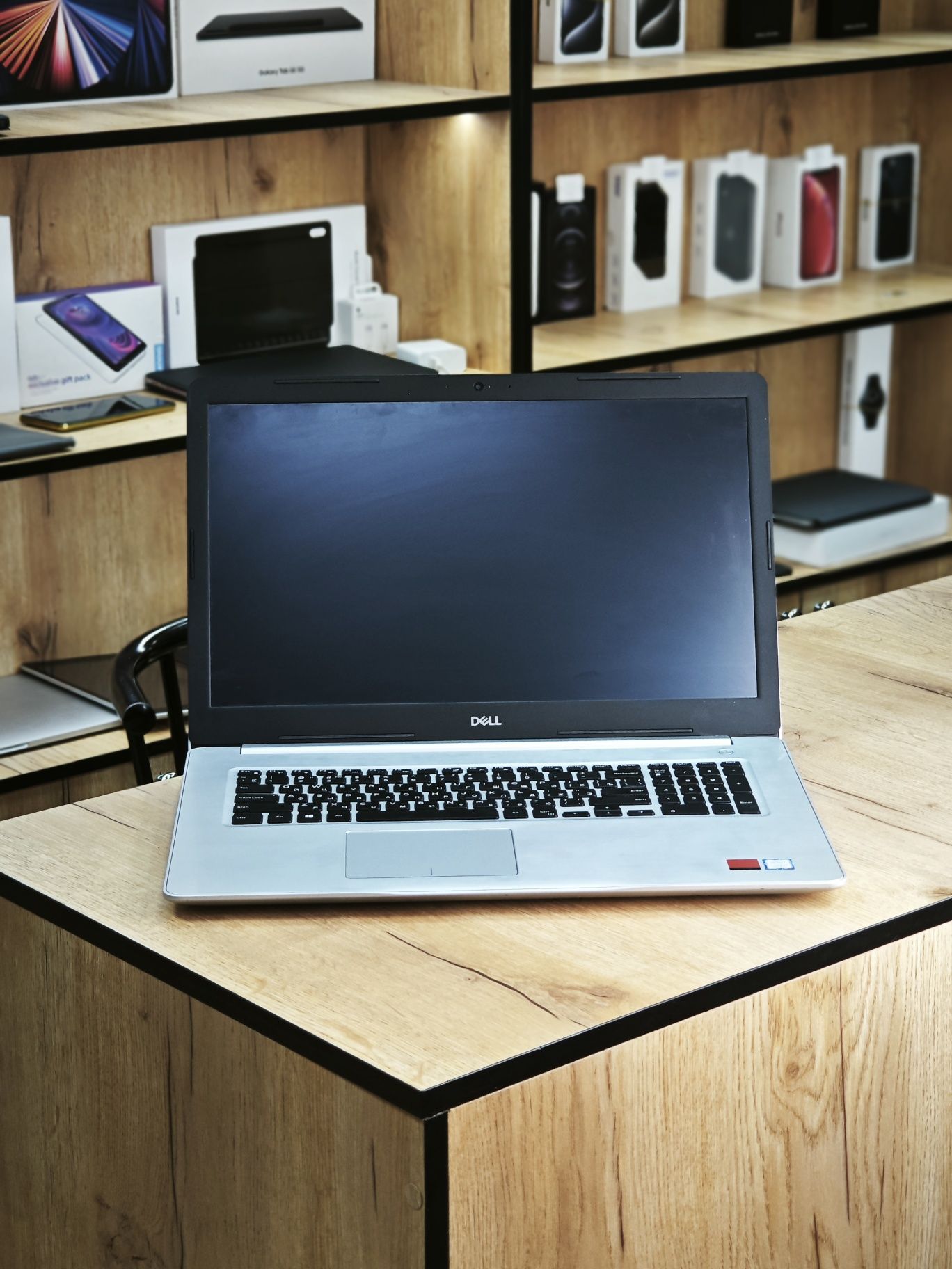 Ноутбук Dell 17 | Core i7-8550U | FullHD 17'6