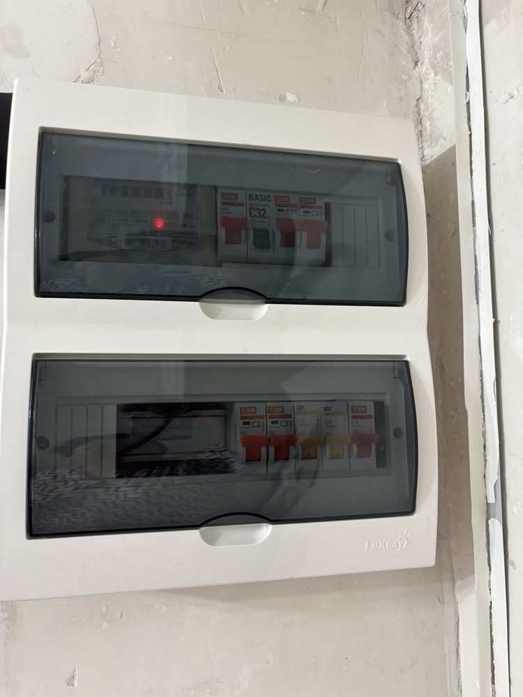 Продам 4х комн Библиотека остановка