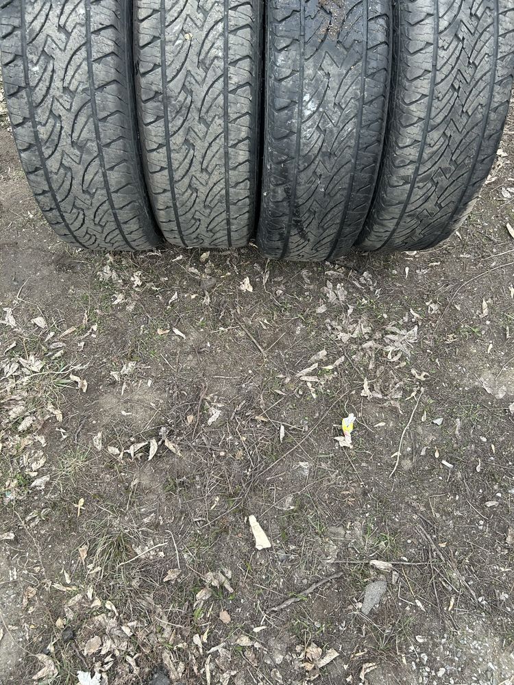 Продам резину на 17