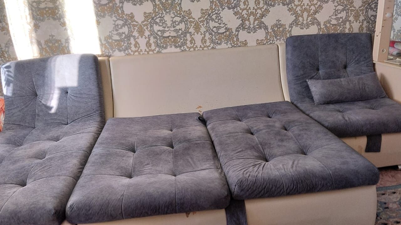 Продам диван срочно!