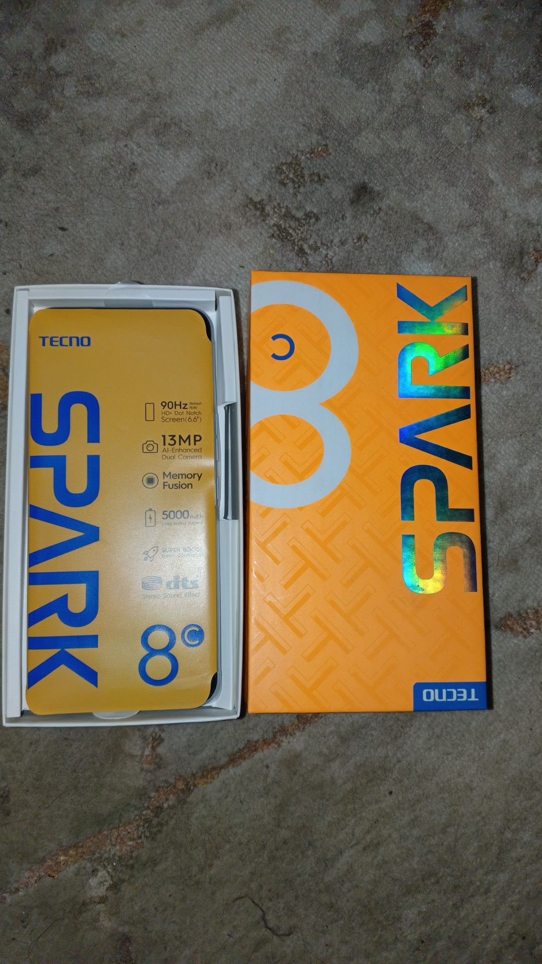 Смартфон Tecno Spark 8c. В отличном состоянии. Б.у