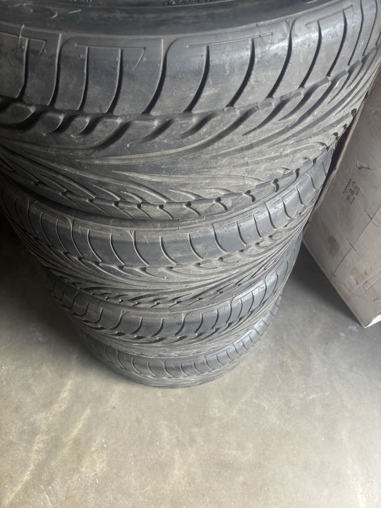 Продам комплект шин 255/45 R18