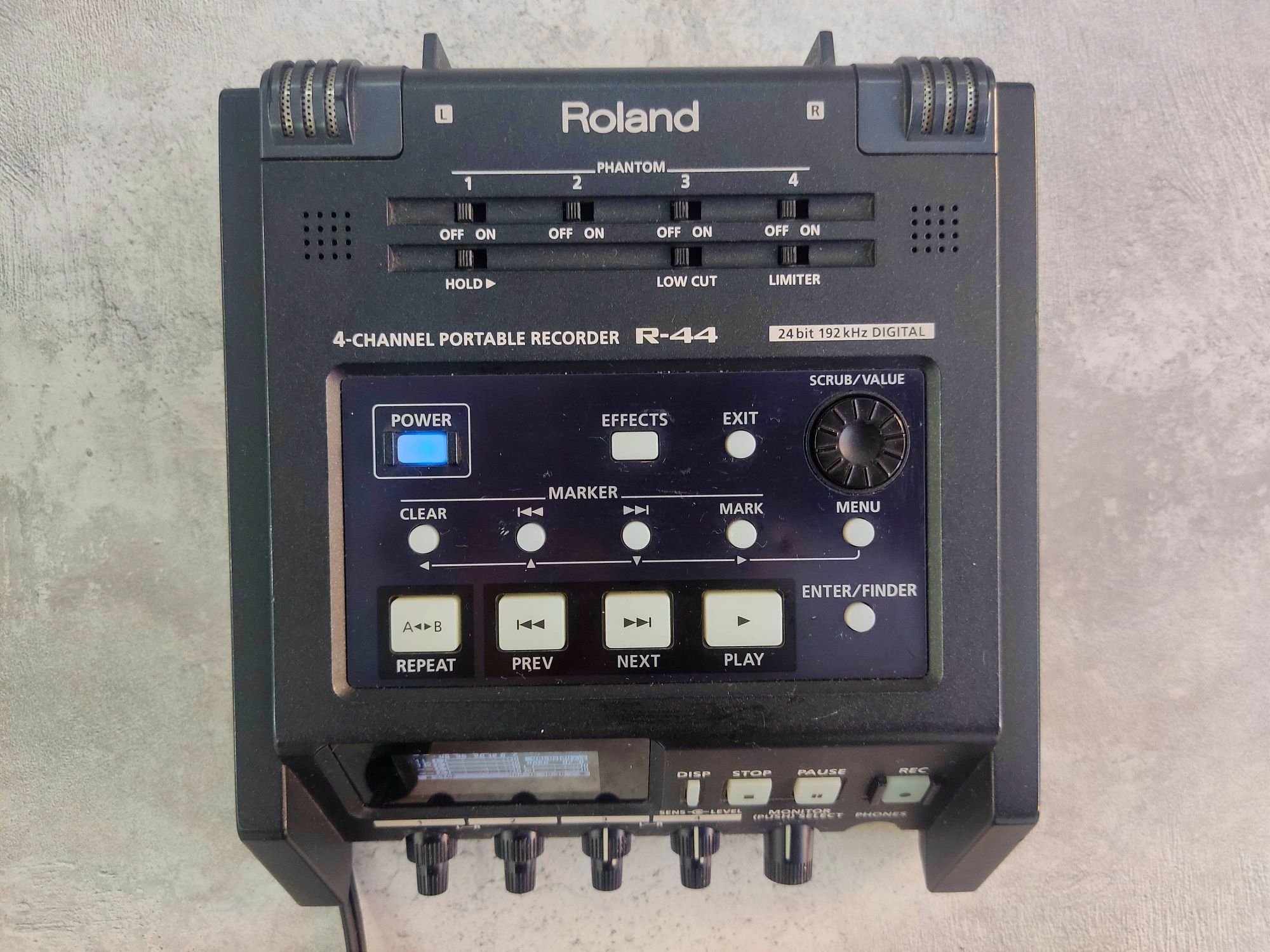 Аудиорекордер Roland R44