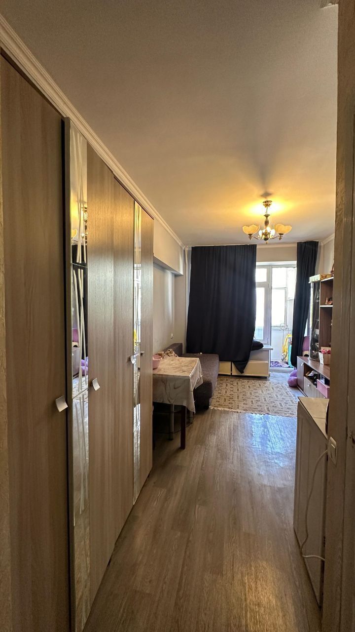 ПРОДАМ квартира-студия.18 кв.балкон.В центре.