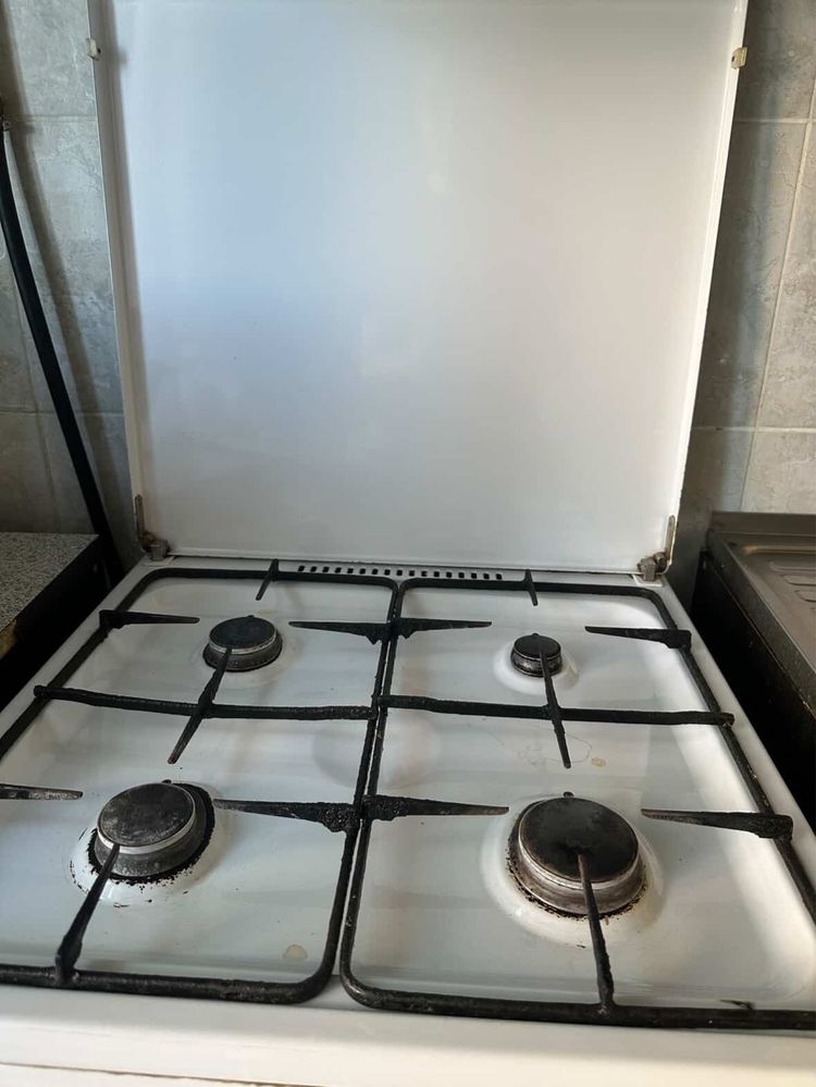Продам газовую плиту
